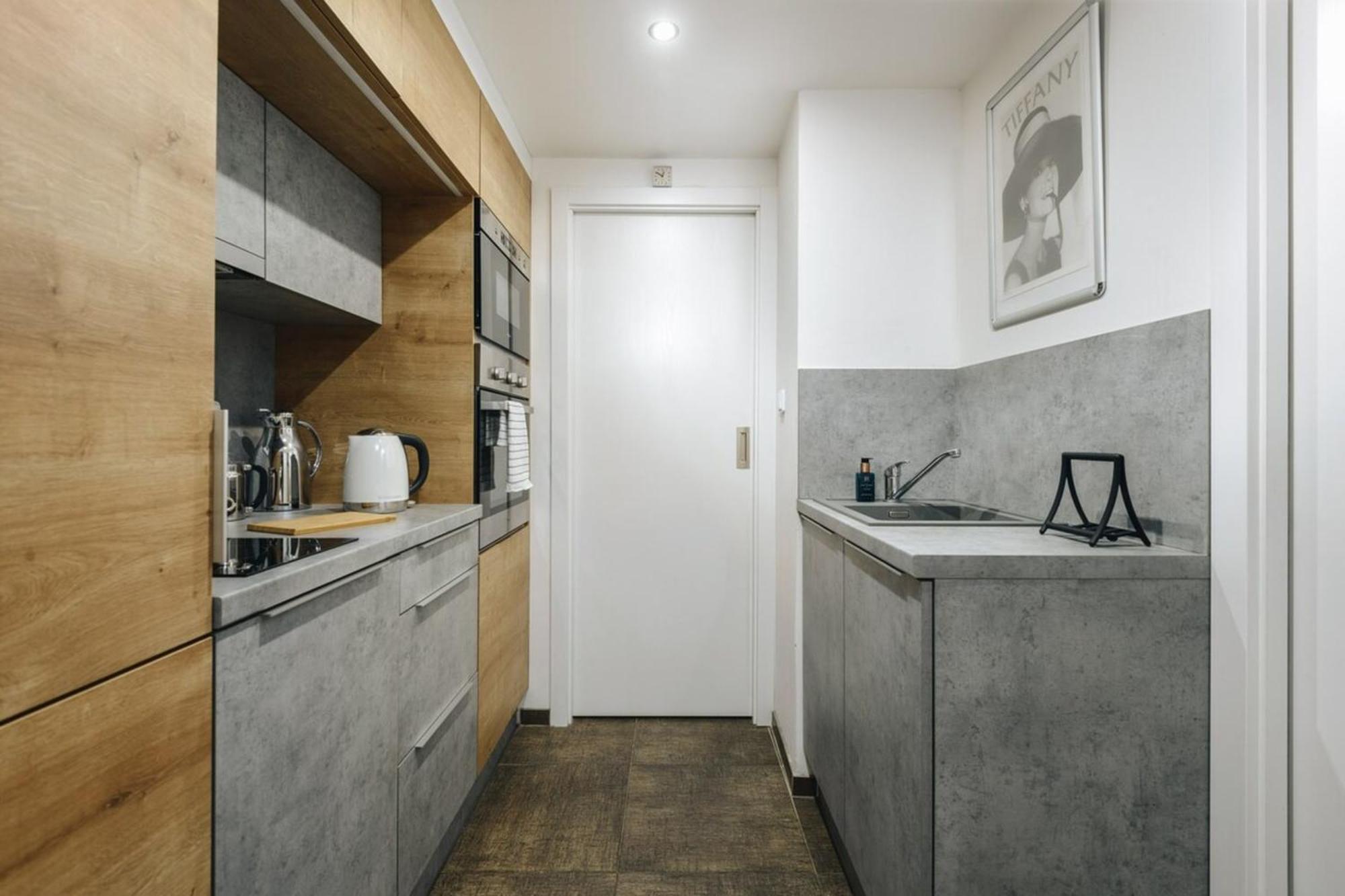 Cozy & Comfortable Apt Walking Anywhere You Want Sen Prag Eksteriør billede