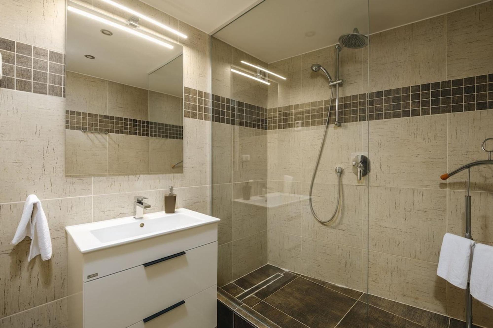 Cozy & Comfortable Apt Walking Anywhere You Want Sen Prag Eksteriør billede