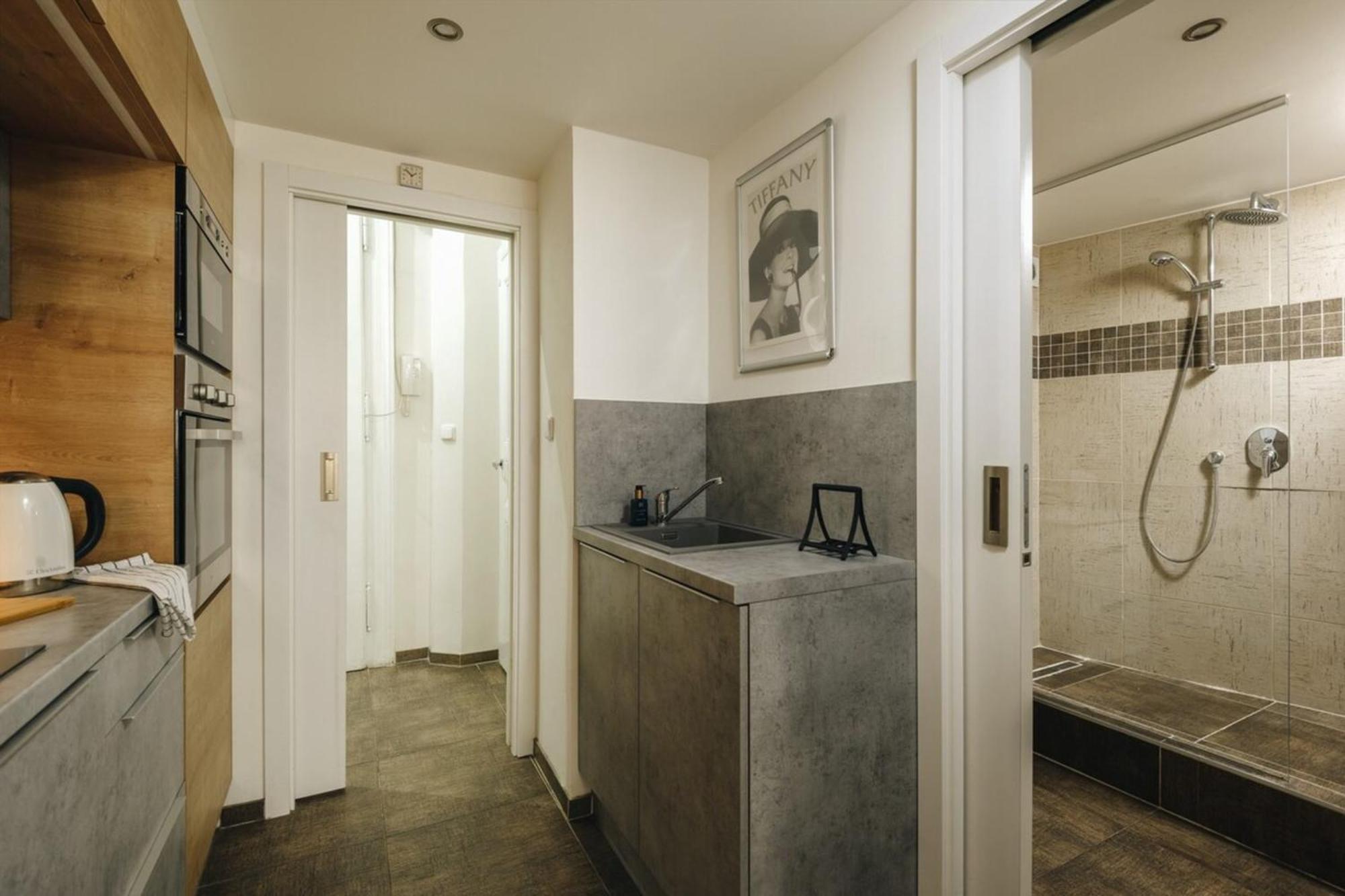 Cozy & Comfortable Apt Walking Anywhere You Want Sen Prag Eksteriør billede